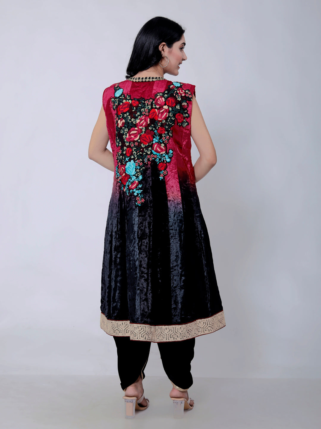 Paisley Embroidery Kurta